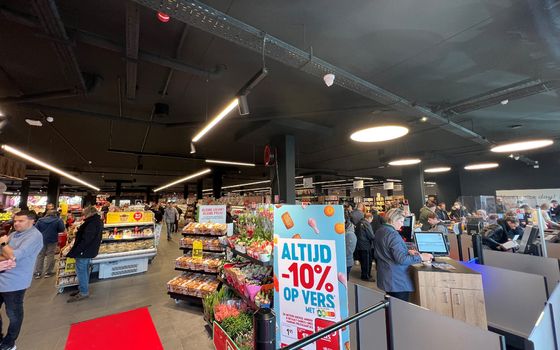 Opening Delhaize in De Hessel