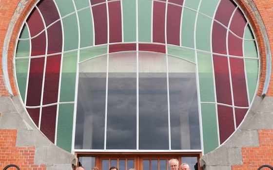 Iconische art deco raam van de Chocoladefabriek in ere hersteld