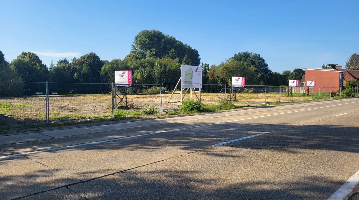 Verkaveling Neeroeteren met woningen en bouwgronden vergunde plannen