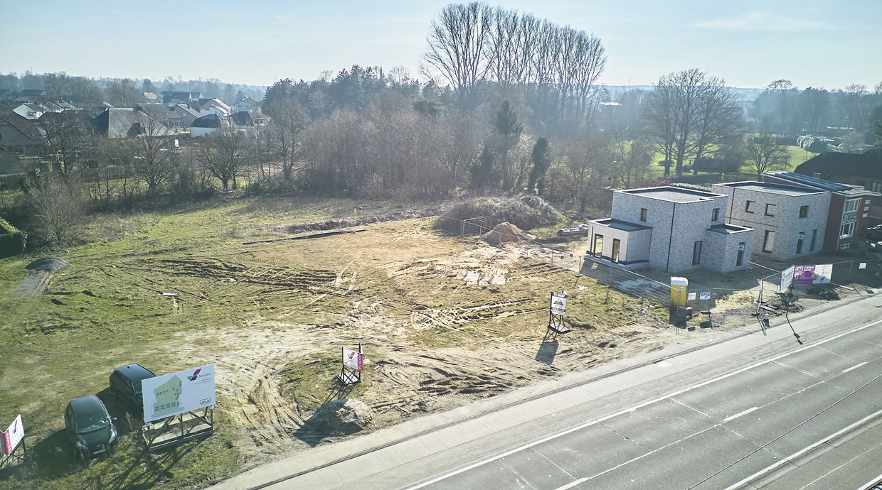 Verkaveling Neeroeteren met woningen en bouwgronden vergunde plannen
