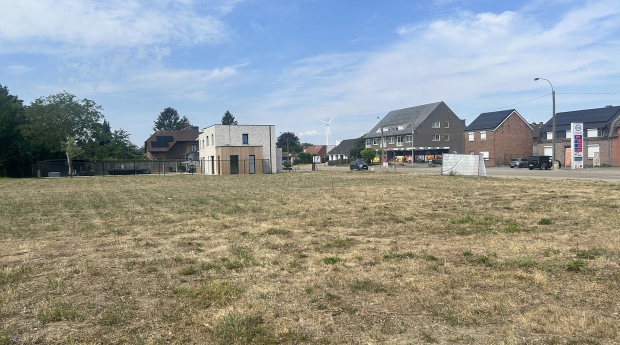 Verkaveling Neeroeteren met woningen en bouwgronden vergunde plannen